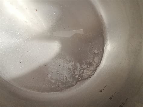 Больше никогда не стану чистить чайник лимонной кислотой. Нашла сразу ...