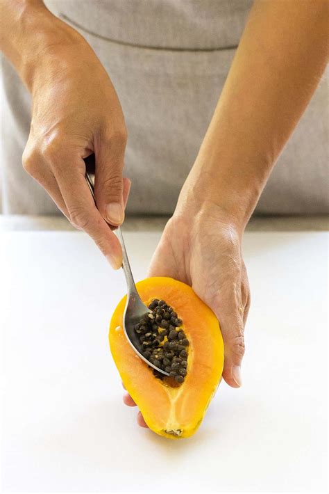 how to cut a papaya fruit 2