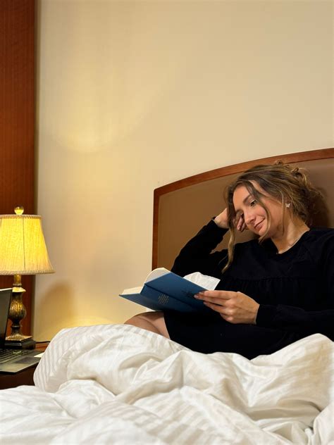 Royal - 📚🛏️ Cozy Up at The Royal Swan Ashley Manor 🛏️📚 Sometimes, all