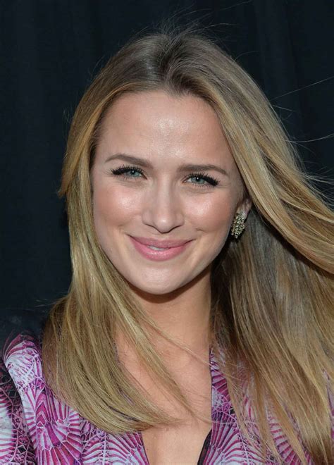 Shantel VanSanten – Gang Releted Premiere in Los Angeles – celebsla.com