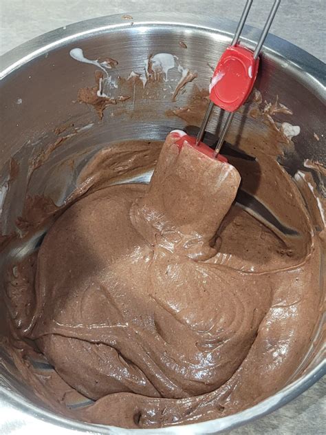 Helm Torte selber machen: Die perfekte Motivtorte für deine Baustellen