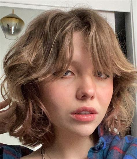 butterfly layers haircut short short wavy hair hair cuts hair