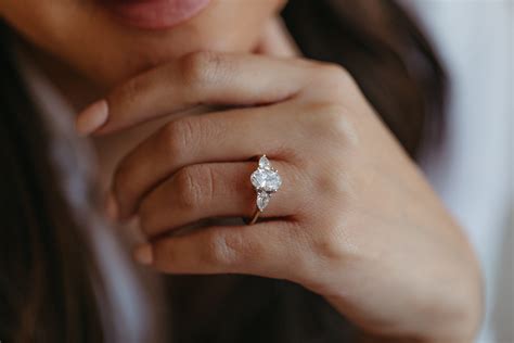The Ultimate Guide to Choosing the Perfect Engagement Ring - Paris