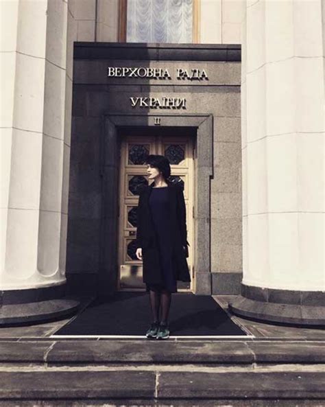 Надежда Толоконникова из Pussy Riot сфотографировалась в Верховной Раде ...