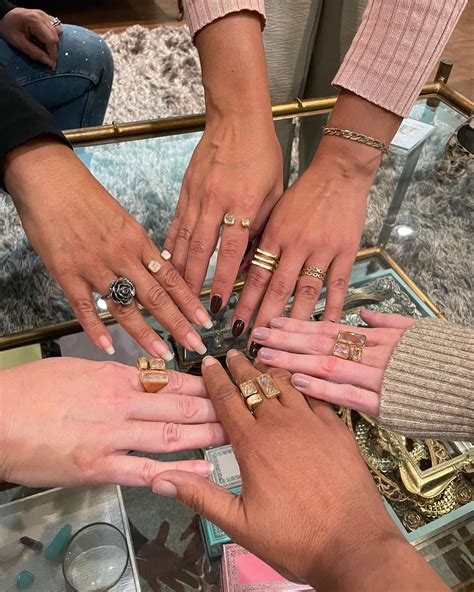 Valarie Miller (@valarieraemiller) • Instagram photos and videos