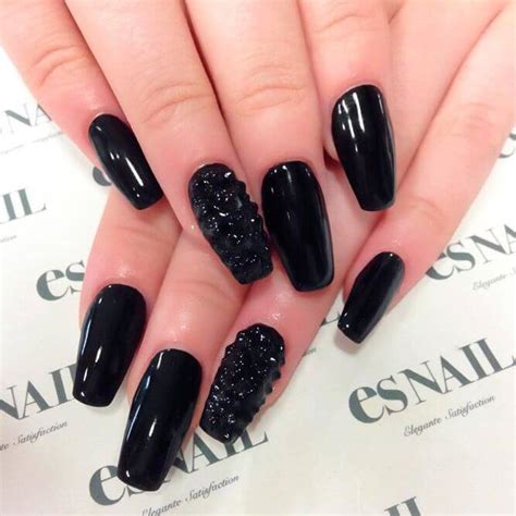 Top 4 Trendy Gel Nail Colors That Are Pretty Enough