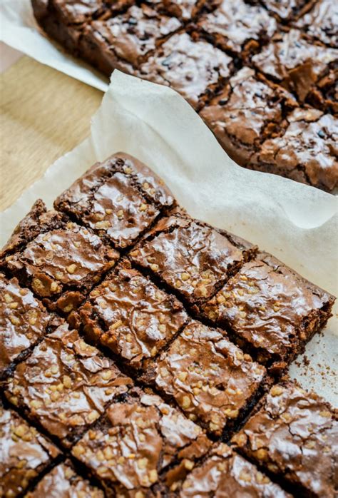 The Secret to Cutting Brownies Neatly - Chef Julie Lopez, RD