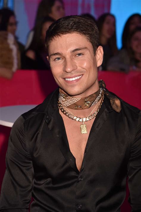 Joey Essex Mobbed by Love Island Fans at Nightclub