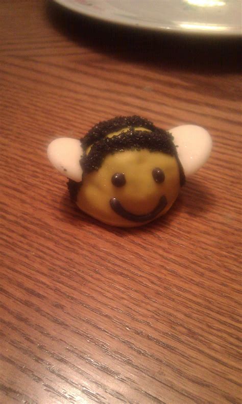 Bumble bee | Food and drink, Cake balls, Snacks