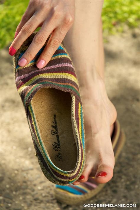 Wu's Feet Links - Goddess Melanie's Photos