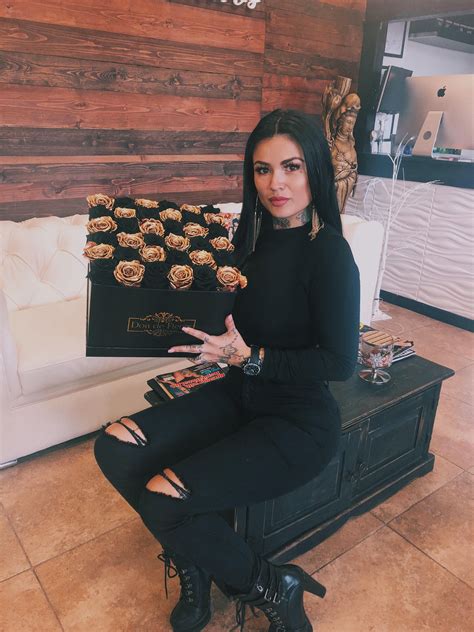 Pin by Tilly on Celebrities | Tatu baby, Samoan tattoo, Shopping outfit