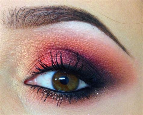 Red smokey eye | Red smokey eye, Smokey eye, Sister wedding