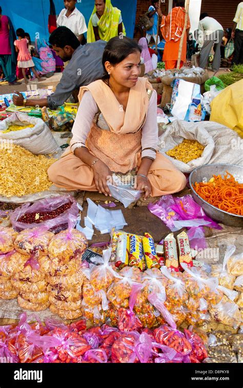 Indian street vendor hi-res stock photography and images - Alamy