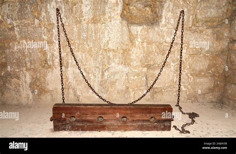 Shackles prison hi-res stock photography and images - Alamy