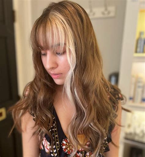 25 Bold Skunk Stripe Hair Ideas