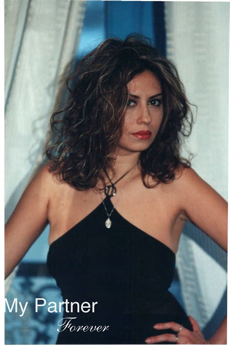 Ukrainian Bride Seeking Marriage Oksana from Nikolaev, Ukraine