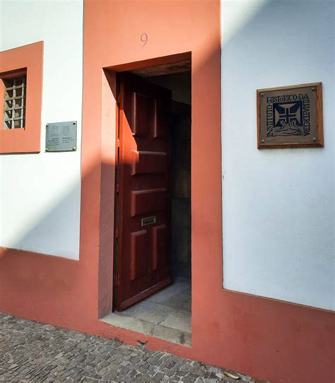 Porta do Instituto Histórico da Ilha Terceira, convento de São