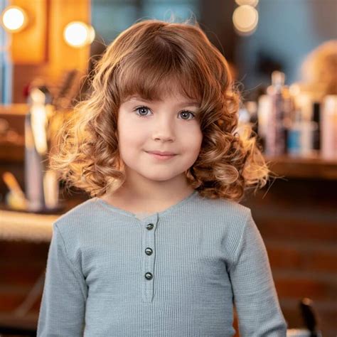adorable summer haircuts   girls  natural curls