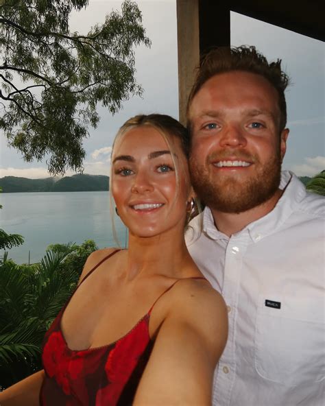 Lindsay Arnold Cusick | 9 years married to my best friend 🫶🫶 swipe to