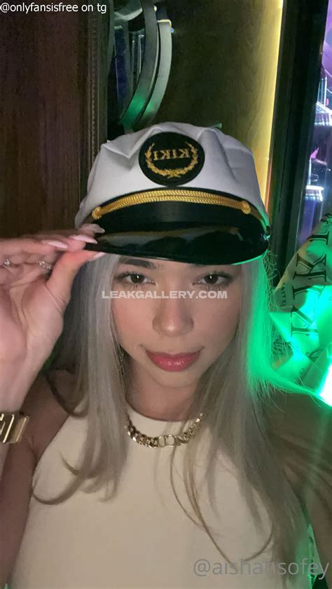 Kawaiisofey / aisahasofey / aishahsofey Exclusive Leaked Nude Onlyfans