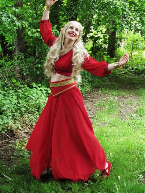 The dreamer born into a court of nightmares. Morrigan cosplay from A