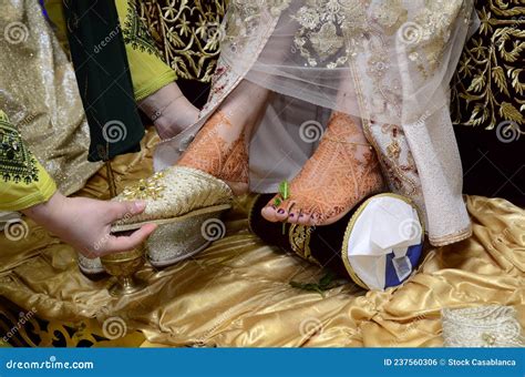 Henna on Bride`s Feet on Her Wedding Day. Stock Photo - Image of makeup ...