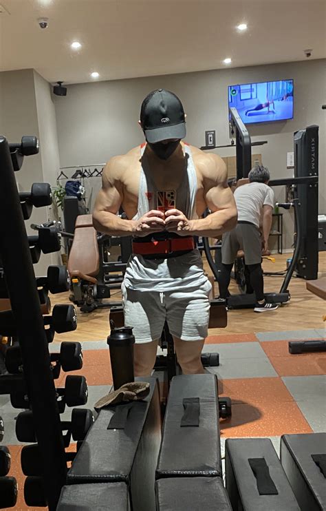 Asian (@HunkyMuscle) / Twitter