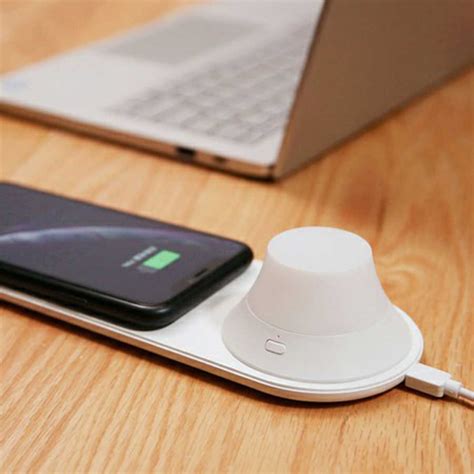YEELIGHT WIRELESS CHARGING NIGHTLIGHT