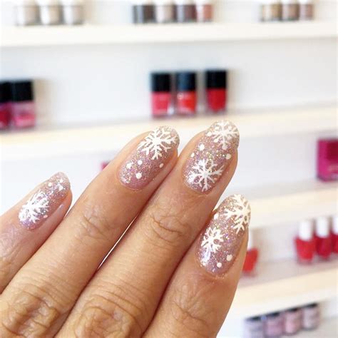 30 Winter Nail Art Designs to Save to Your Mood Board | Who What Wear