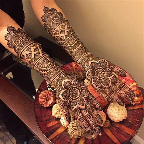 Gorgeous Mehndi Design For Front Hand - Design Talk
