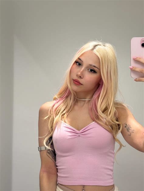 sarahtonin (@sarahtoninx9_) • Instagram photos and videos