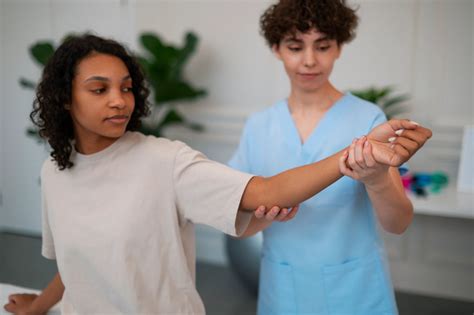 Top Physiotherapy Techniques for Wrist Pain Relief in Bangalore - BSI