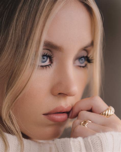 Sydney Sweeney doesn't get why you're obsessed with her