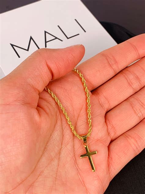 Rope Chain Cross Necklace at Margaret Steen blog