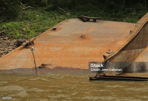 tongkang tenggelam foto stok  gambar  air amerika
