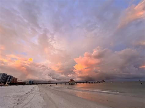 Clearwater Beach Travel Guide 2023 - Things to Do, What To Eat & Tips