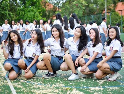 foto siswi sma  gaya menggairahkan  instagram bikin panas