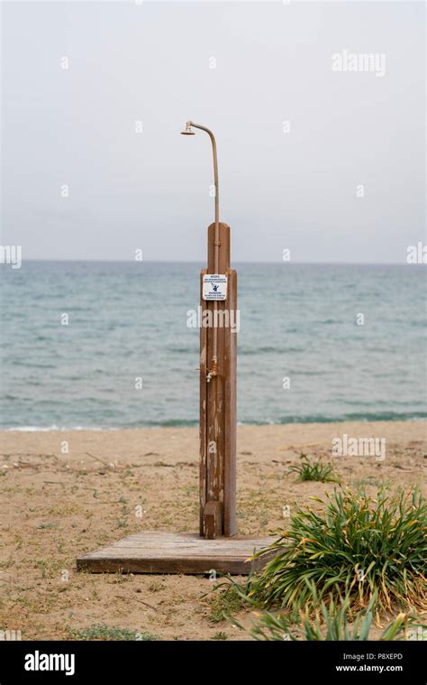 Beach shower hi-res stock photography and images - Alamy