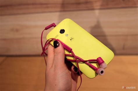 Motorola Moto G accessories: Hands on with the flip shell, grip shell ...