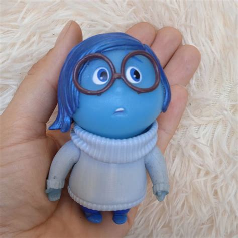 Boneca Tristeza - boneca tristeza divertidamente | Shopee Brasil