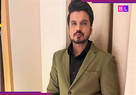 panchayat star aasif khan suffers  heart attack shares update