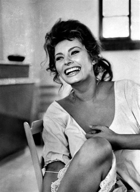 Sophia Loren oggi e ieri. I film, le foto più belle, il mito | GQ Italia