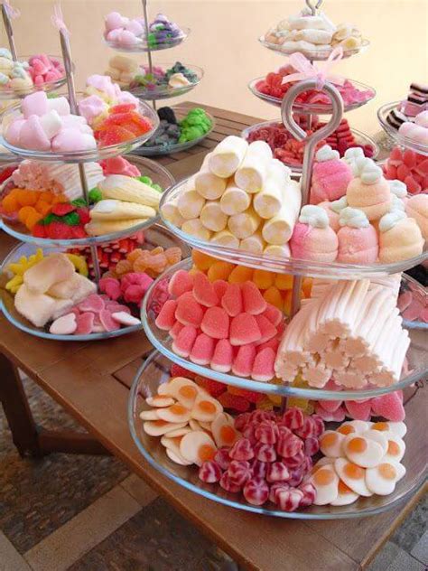 Mesa De Doces Simples E Barata - Simples e Barato: ideias de docinhos para festa infantil - Bolo Guaraná
