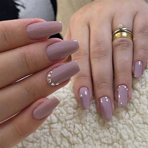 Ideias De Unha Clara - 70 ideias de unhas claras para uma mão linda e delicada | Short acrylic ...