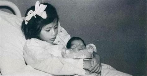 A Pessoa Mais Nova Do Mundo - Menina de 5 anos dá à luz e se torna a mãe mais nova do mundo ...