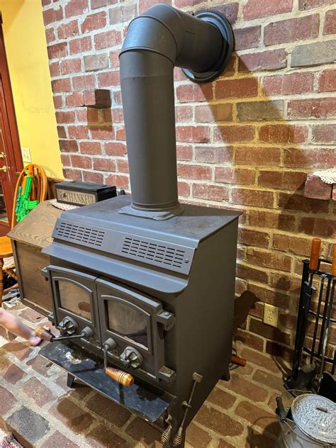 Bargain hunters are sharing a stove for cheap on Facebook groups 25