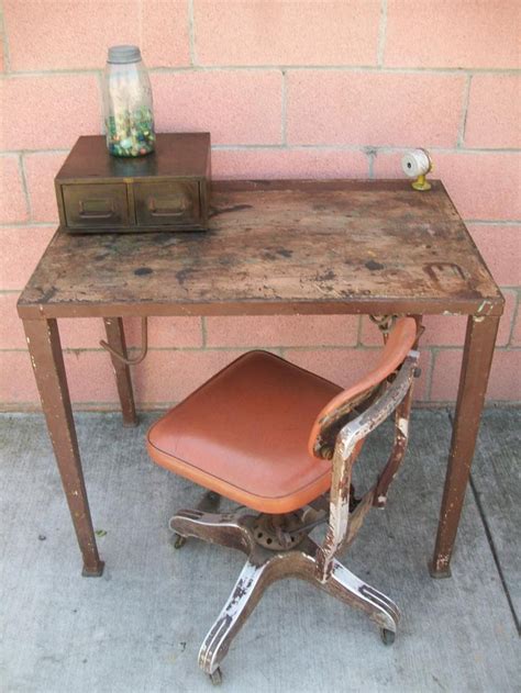 VINTAGE INDUSTRIAL METAL DESK | Urban industrial decor, Industrial ...