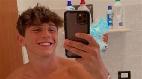 Chi è Samuele Cunto, star di OnlyFans etero che crea contenuti per
