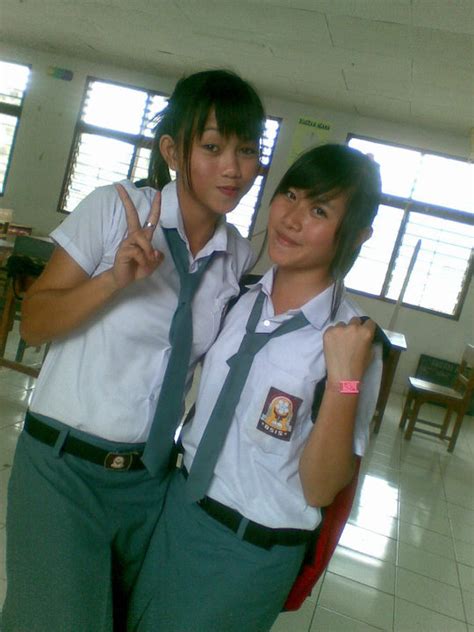 Gadis SMA Seksi - Kisah Teraneh