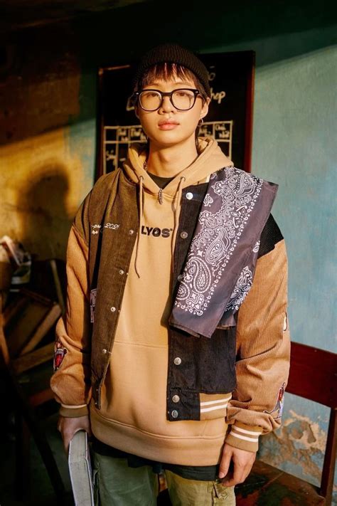 rapper lowg rapper rap hinh anh